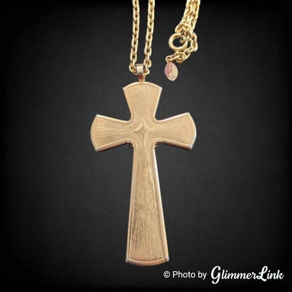 Vintage 70s Avon Juliet Cream Lucite Cross Gothic Gold Tone Pendant Necklace - Picture 5 of 7